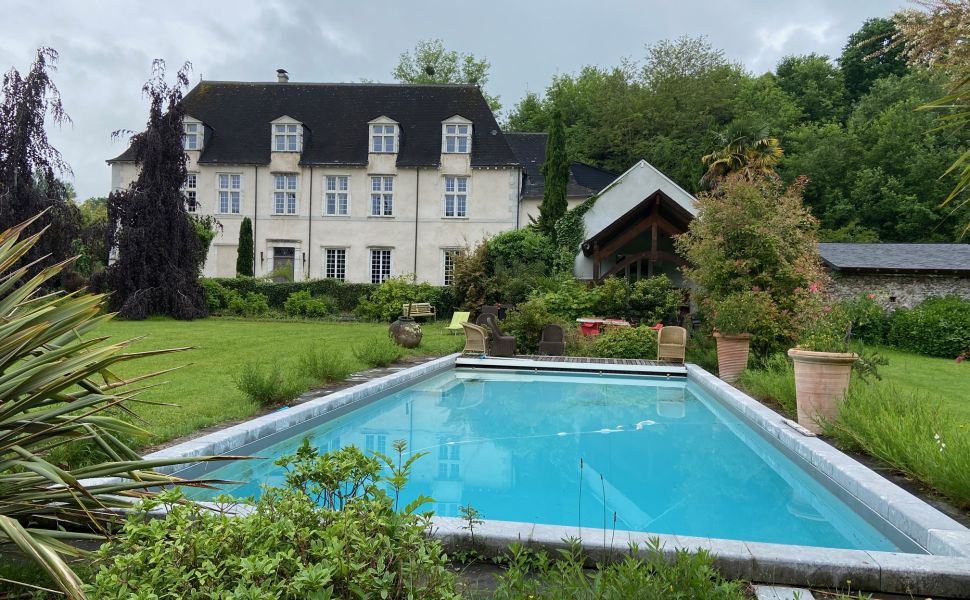 Superbe Château Renaissance datant du XVIIe siècle, avec un parc de 5,8 hectares